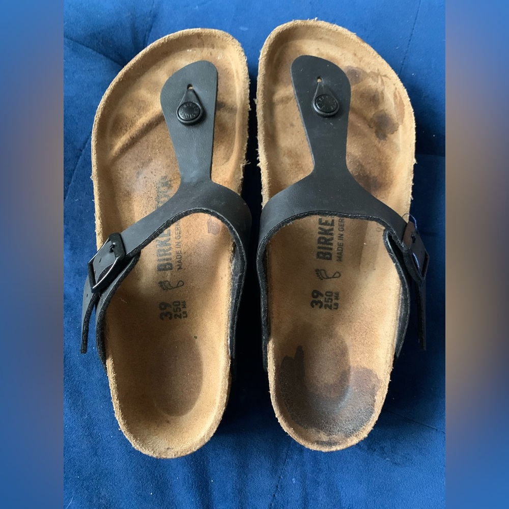 *SOLD on FB Mkt* Birkenstock Gizeh Black Leather Thong Sandals - size 39